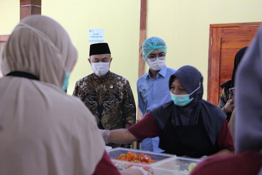Wakil Ketua DPD Tamsil Linrung Tinjau SPPG di Bantul, Pastikan MBG Higienis