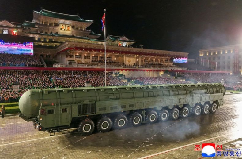 Dipamerkan ke Dunia, Seberapa Hebat Rudal Nuklir Antarbenua Korut Hwasong-20?