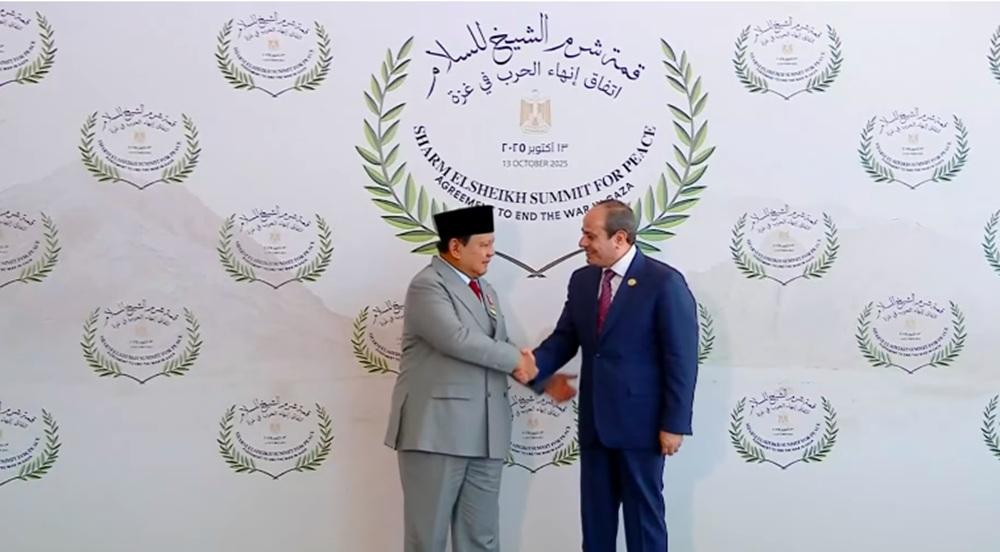 Tiba di KTT Perdamaian Gaza, Prabowo Disambut Hangat Presiden Mesir El-Sisi