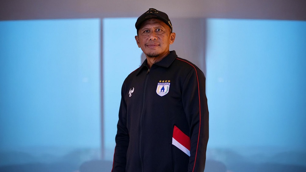 Resmi! Rahmad Darmawan Kembali ke Persipura, Usung Target Tinggi!