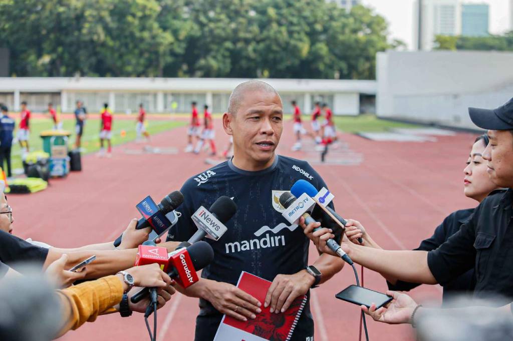 Nova Arianto Kirim Pesan Penting untuk Suporter Timnas Indonesia U-17