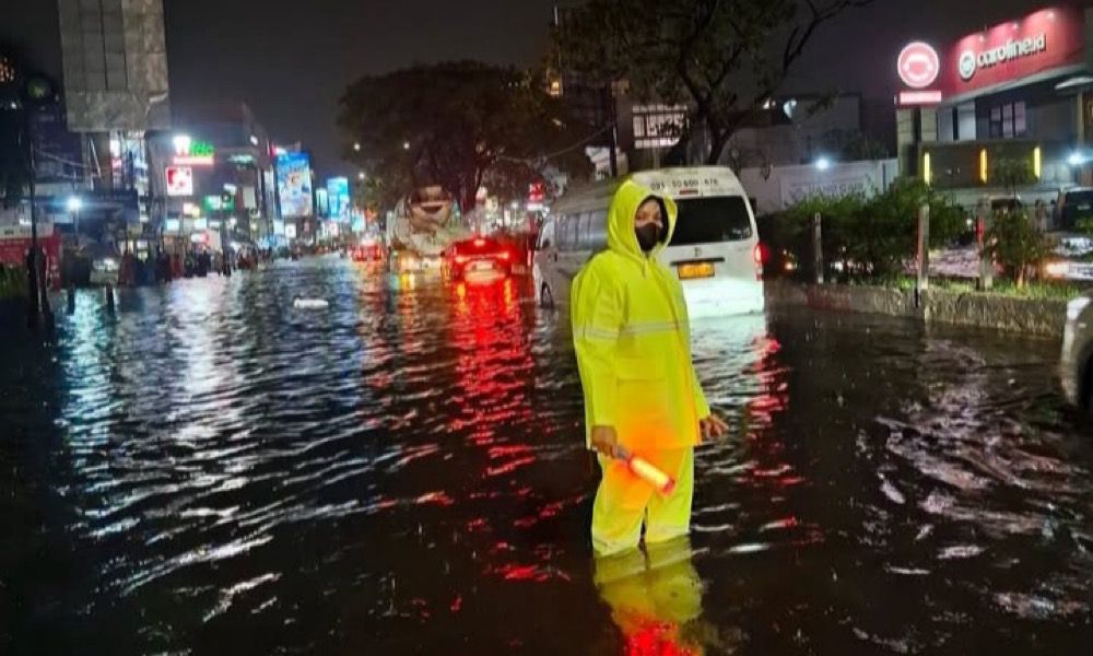 Depok Dilanda Hujan Deras hingga Banjir, BMKG Sebut Bagian dari Potensi Cuaca Ekstrem