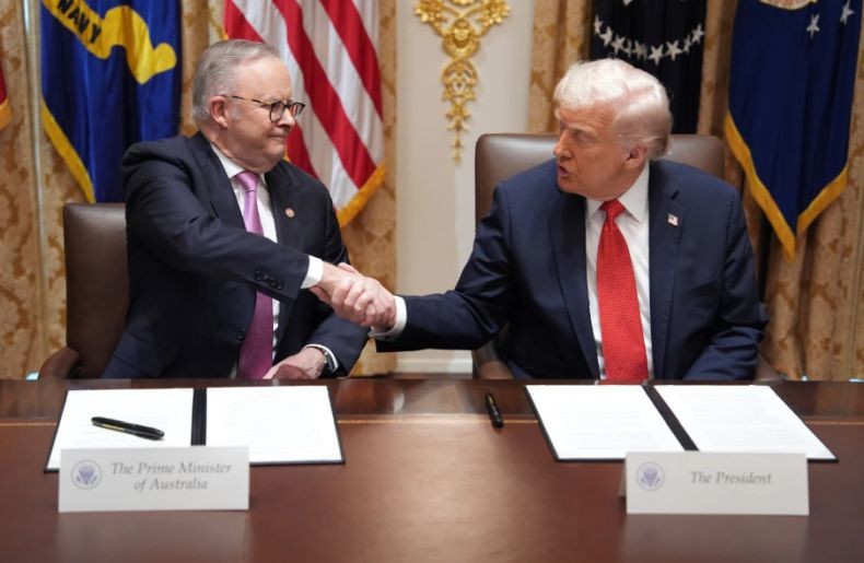Trump Tak Ingin Kalahkan China dengan Senjata dan Tarif: Kami Punya Cara Lain