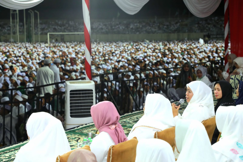 Hari Santri Nasional, Khofifah dan Gus Iqdam Ajak Masyarakat Syukuri 80 Tahun Jatim