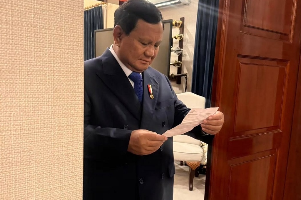 Prabowo Terharu Baca Surat Siswa Sekolah Rakyat Bandung Barat, Ini Isinya
