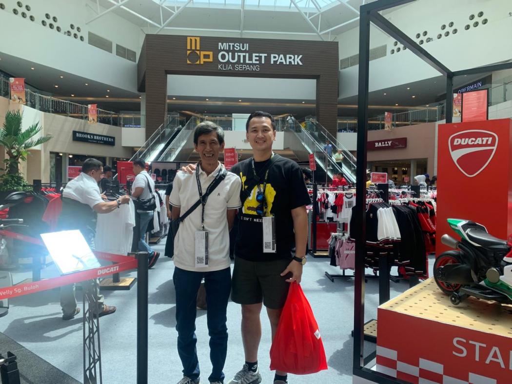 Marc Marquez Absen, Fans Indonesia Tetap Serbu Merchandise Ducati di Malaysia!