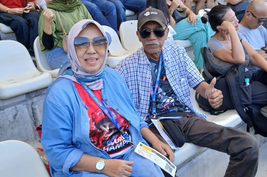 Kisah Perjuangan Kakek asal Blitar Nonton Langsung MotoGP 2025 di Malaysia