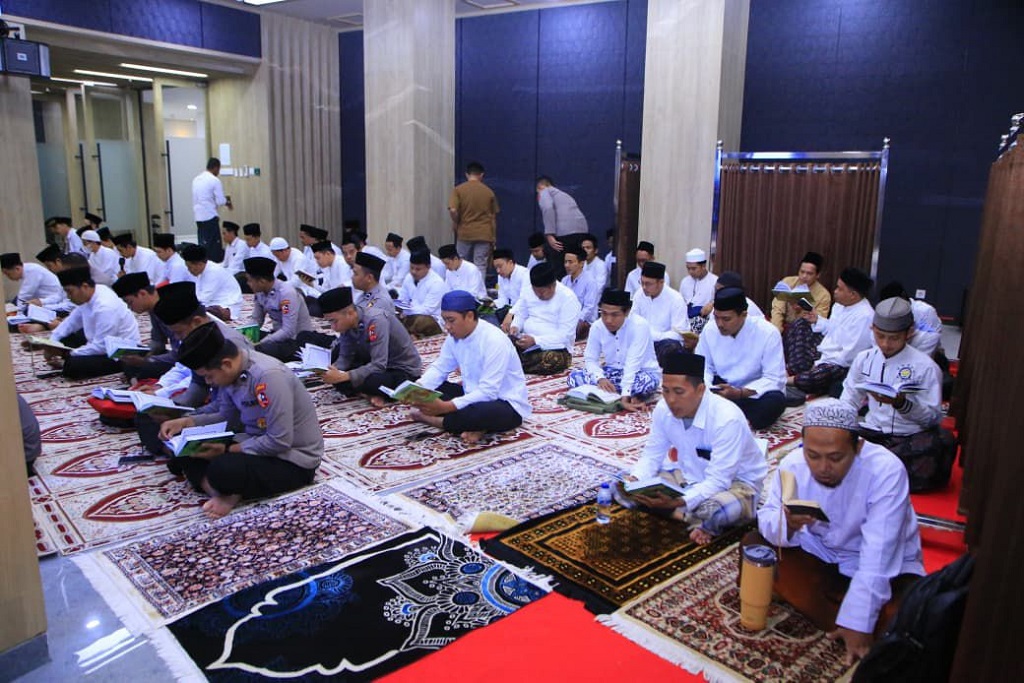 Divisi Humas Polri Gelar Khataman Alquran, Diikuti 74 Tahfiz