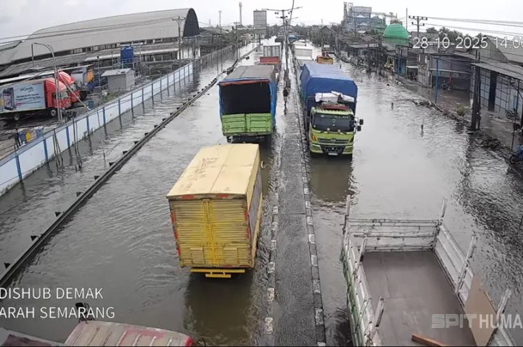 Update Banjir Semarang Jalur Pantura Kaligawe Hari Ini, Ketinggian Air 50-70 Cm