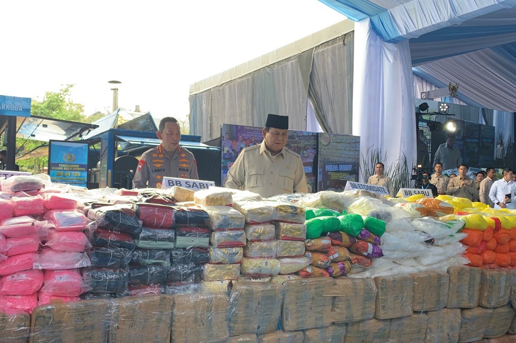 Prabowo Hadiri Pemusnahan Barang Bukti 214,8 Ton Narkoba di Mabes Polri