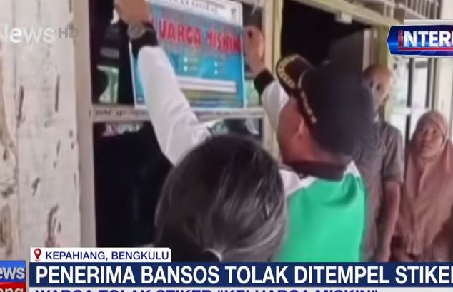 Warga Kepahiang Tolak Bansos usai Rumah Ditempeli Stiker Keluarga Miskin