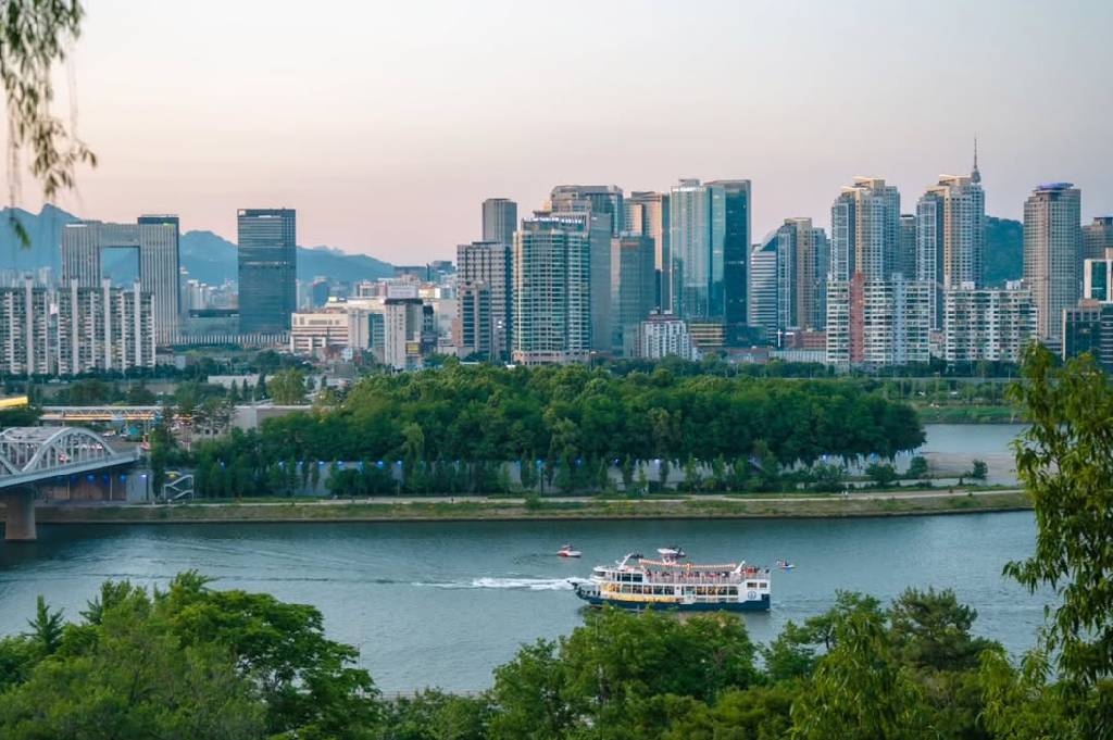 Seoul dan Busan Jadi Destinasi Favorit Warga +62 Liburan ke Korsel