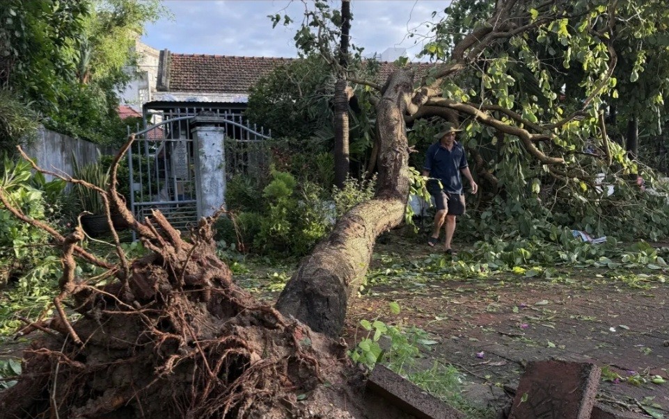 Renggut Hampir 200 Nyawa di Filipina, Topan Kalmaegi kini Porak-porandakan Vietnam