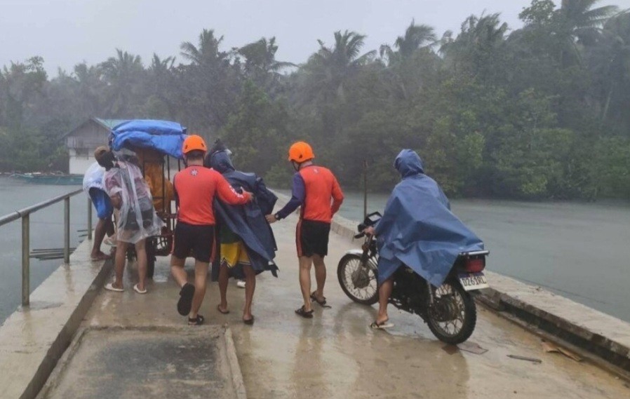Topan Fungwong Mengamuk di Filipina, Jutaan Orang Dievakuasi