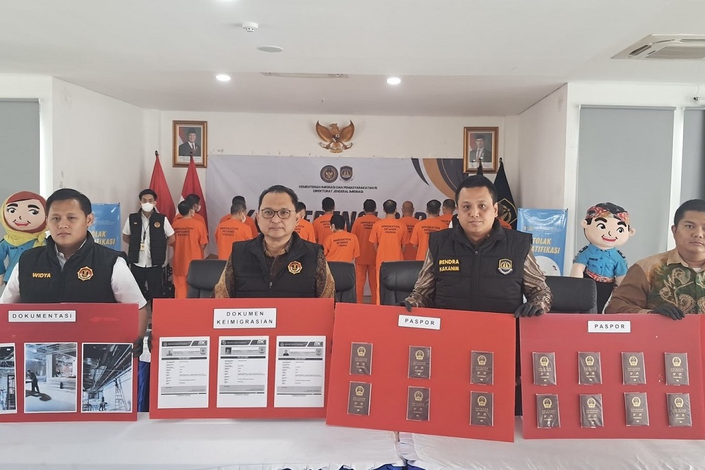 14 WN China Tepergok Jadi Kuli Bangunan di Kelapa Gading, Langgar Izin Tinggal