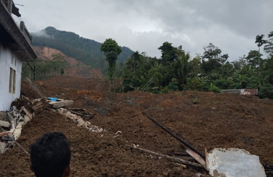 Kondisi Terkini Longsor di Pandanarum Banjarnegara, 1 Tewas 2 Hilang dan 40 Rumah Tertimbun