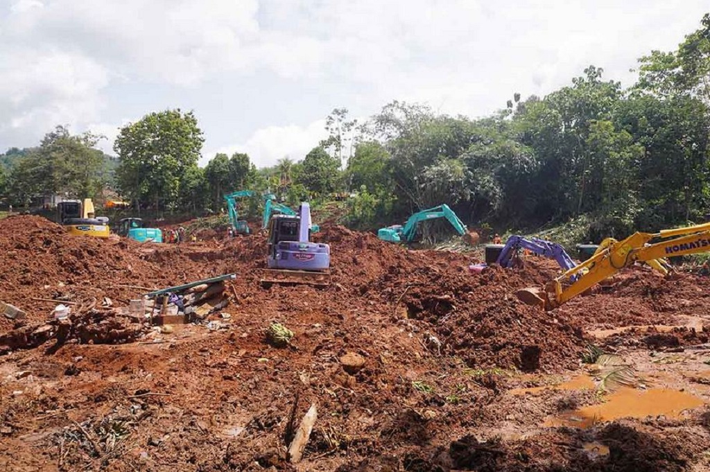 5 Korban Longsor Cilacap Masih Tertimbun, Pencarian Terkendala Cuaca Buruk