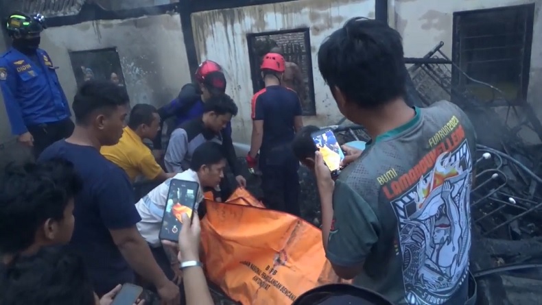 Kebakaran Tragis di Wajo, Pasutri Tewas Terjebak Kobaran Api di Dalam Rumah