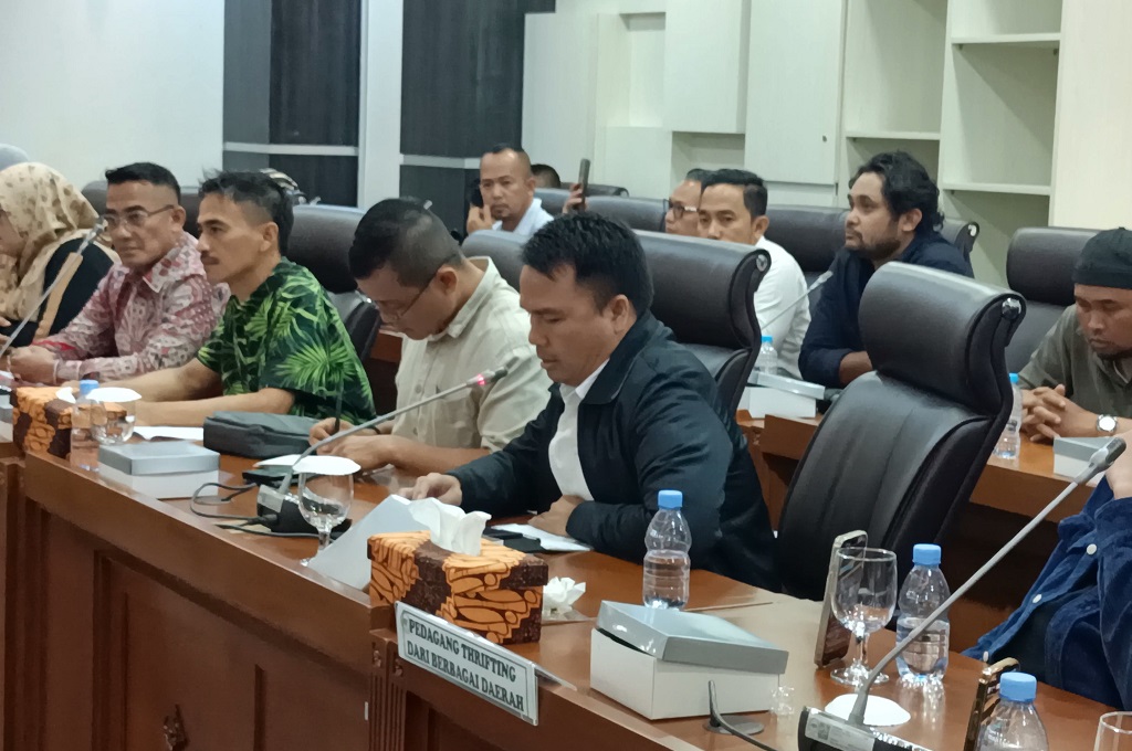 Ngadu ke DPR, Pedagang Thrifting Keberatan Dianggap Ganggu UMKM