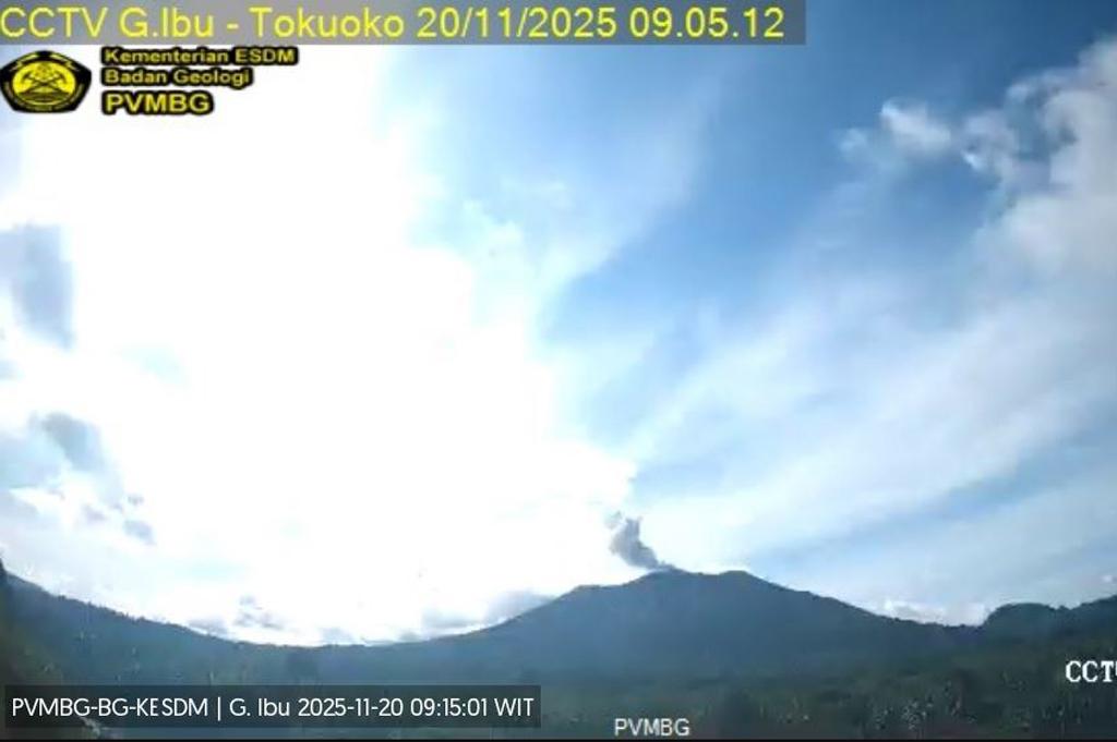 Gunung Ibu Meletus Hari Ini, Kolom Abu Capai 300 Meter ke Langit Halmahera Barat