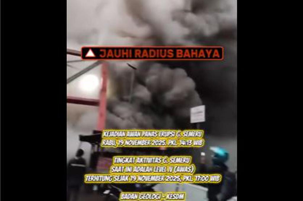 Viral Aksi Berbahaya Warga Nekat Rekam Erupsi Gunung Semeru, Awan Panas Dikira Kabut!