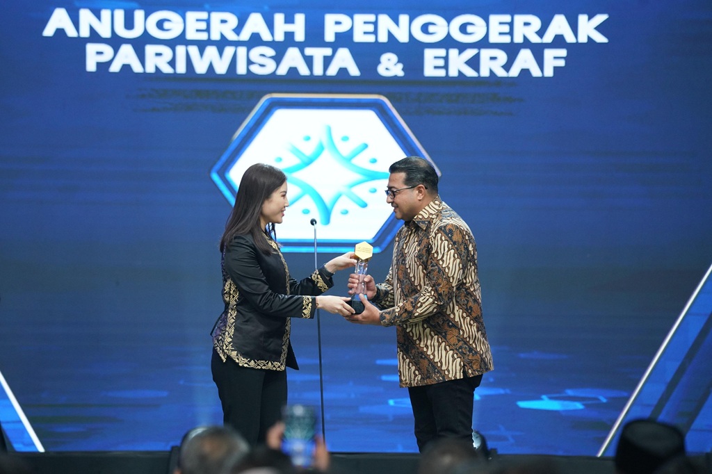 Kementerian Ekraf Raih Anugerah Penggerak Pariwisata dan Ekraf: Kami Dedikasikan untuk Pejuang Ekonomi Kreatif