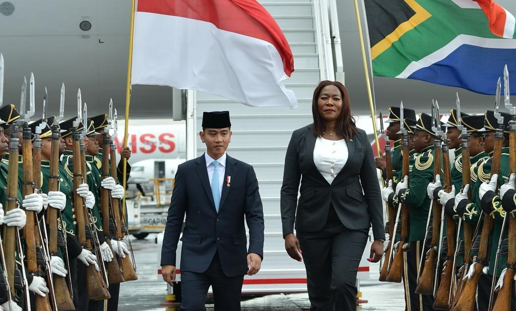 Gibran Tiba di Johannesburg untuk Hadiri KTT G20, Disambut Tarian Pantsula