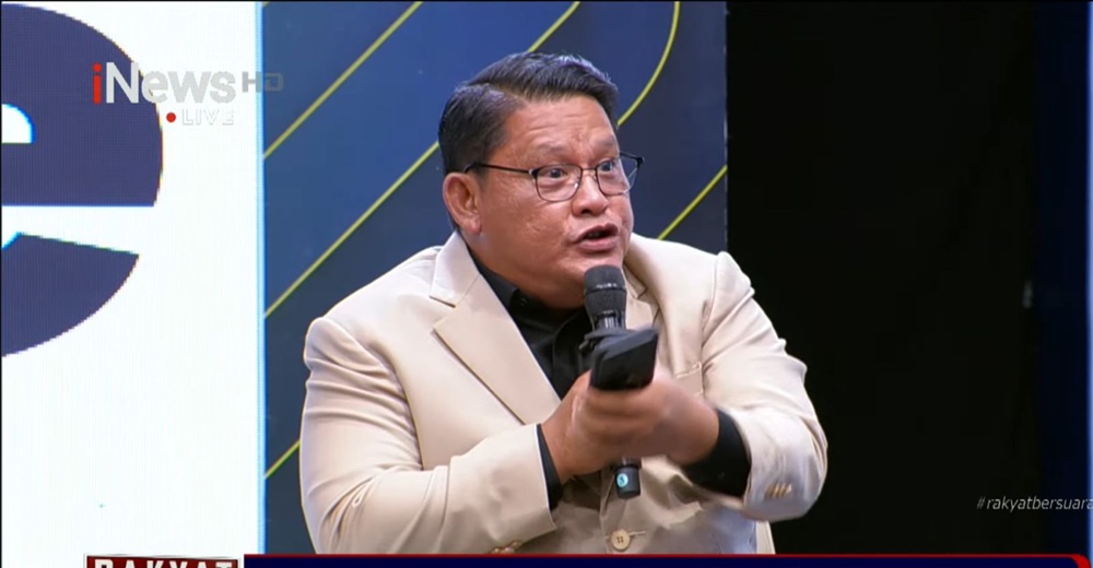 Pengacara Jokowi Debat dengan Roy Suryo soal Lembar Penguji Skripsi: Ada, tapi Terpisah