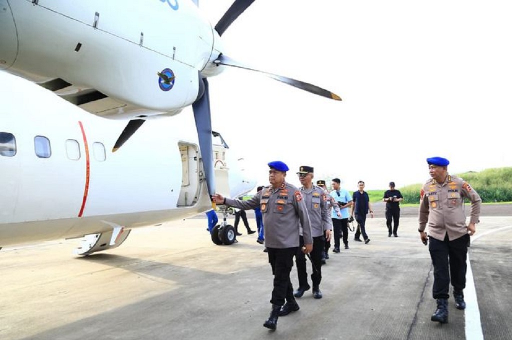 Polri Kerahkan Pesawat CN dan Fokker, Terbangkan Bantuan Logistik ke Aceh-Sumut-Sumbar