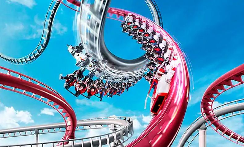 Roller Coaster Universial Studios Singapura Mogok, Pengguna Dievakuasi di Tengah Hujan