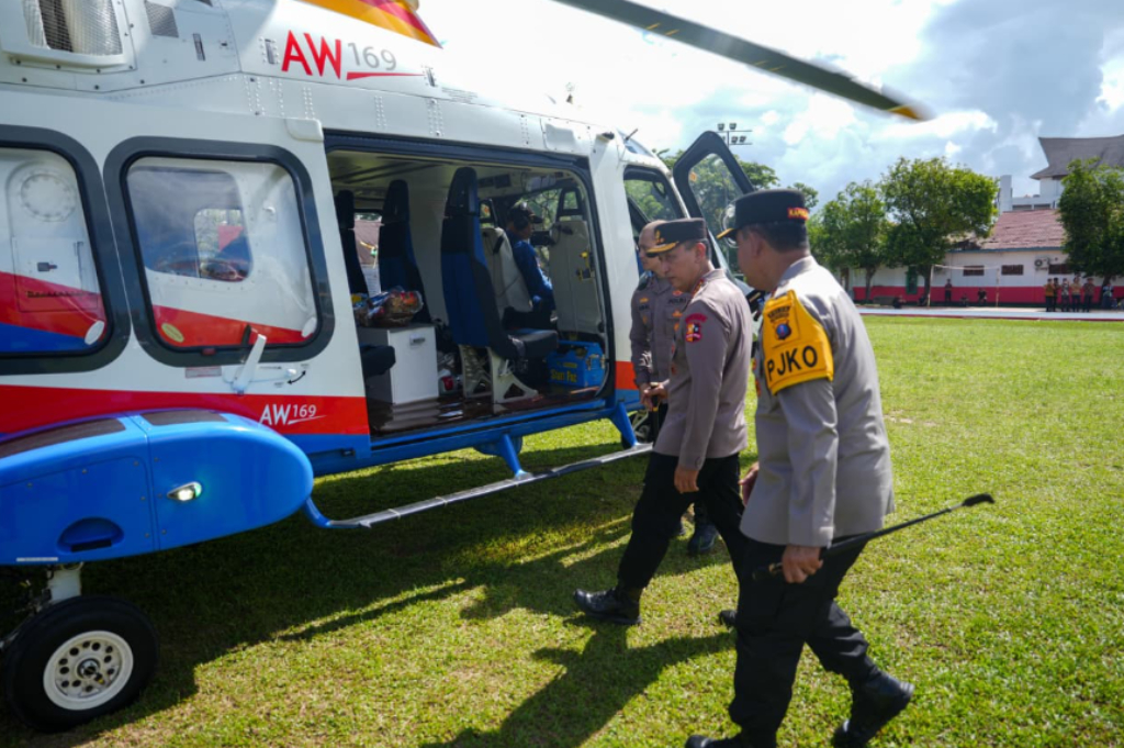 Kapolri Patroli Udara Naik Helikopter Pantau Banjir di Sumut, Kawal Instruksi Presiden