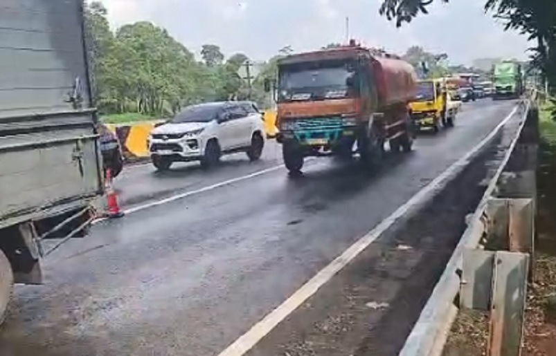 Lalu Lintas Tol Cipularang KM 111 Arah Jakarta Kembali Normal usai Kecelakaan Beruntun