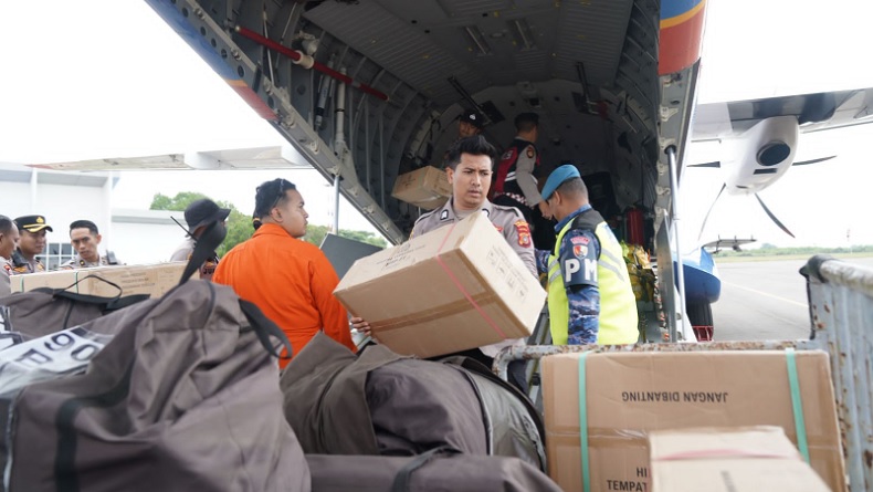 Gunakan Pesawat Poludara, Kapolri Kirim Bantuan Kemanusiaan ke Lhokseumawe