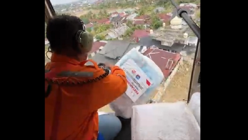 Lokasi Sulit Ditembus, Pertamina Airdrop Bantuan untuk Warga Terisolasi di Aceh Tamiang