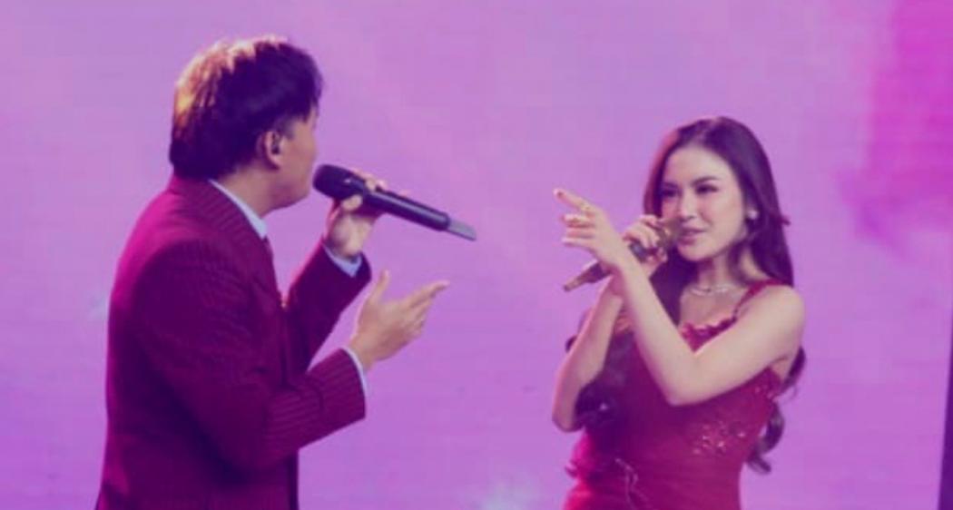 So Sweet! Rizky Febian Ajak Mahalini Nyanyi Alamak di Panggung Spotify Wrapped Live Indonesia 2025