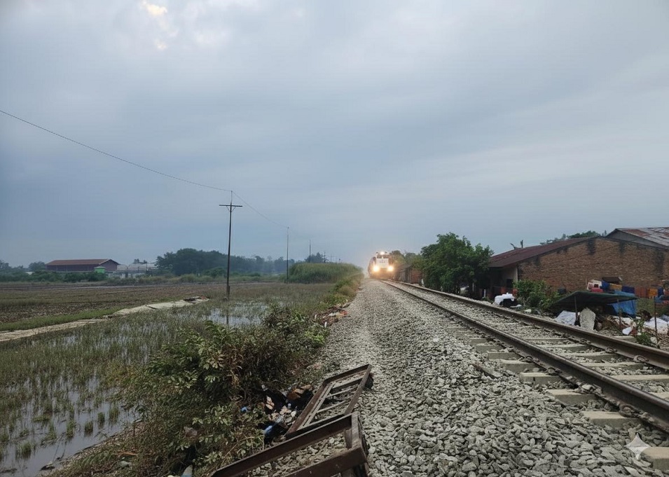Jalur Kereta Api Medan-Binjai Kembali Beroperasi usai Terdampak Banjir 