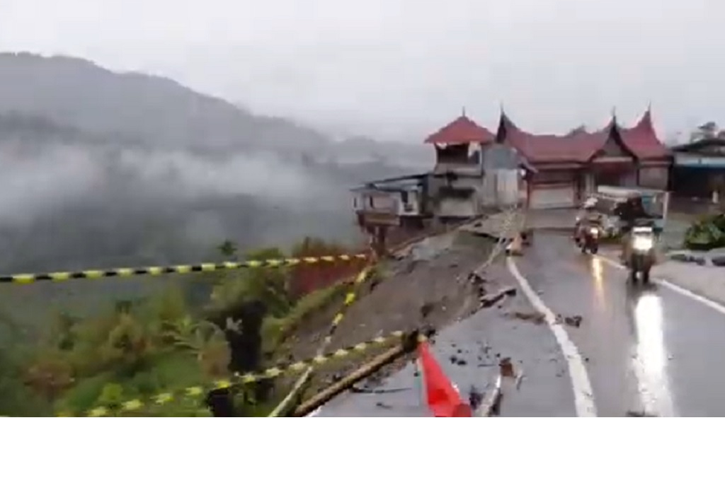 Banjir dan Longsor Kembali Terjang Agam, Jalur Lubuk Basung-Bukittinggi Lumpuh