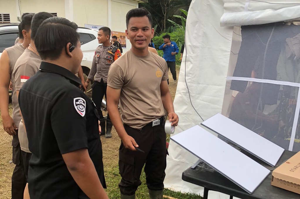 Polri Pasang Internet di 76 Titik Bencana Sumatra, Gratis untuk Warga
