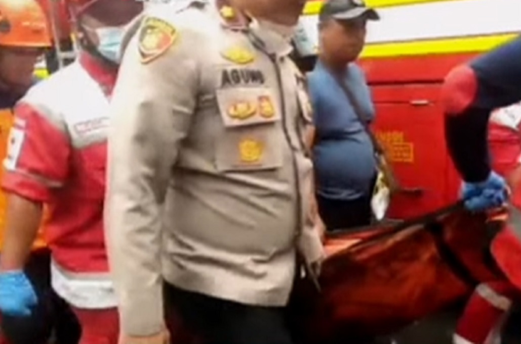 Kebakaran Gedung di Kemayoran Jakpus, Petugas Sisir Lantai Cari Jenazah Korban