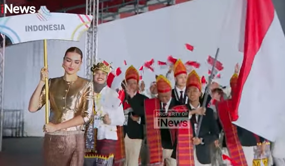 Pembukaan SEA Games 2025 Pecah! Defile Indonesia Curi Perhatian dengan Busana Adat Spektakuler