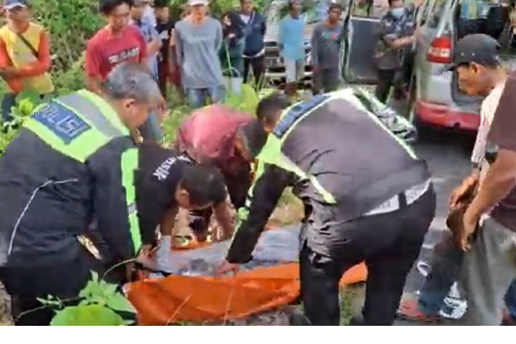 Kecelakaan Maut Pikap Terbalik di Tulungagung, 1 Orang Tewas 4 Luka-Luka