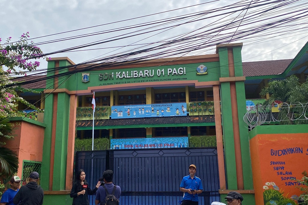 Siswa SDN Kalibaru 01 Jakut Belajar Daring usai Mobil MBG Tabrak Kerumunan Murid
