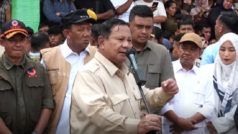 Temui Pengungsi Bencana di Langkat, Prabowo: Kalian Keluarga Tak Akan Kami Tinggalkan