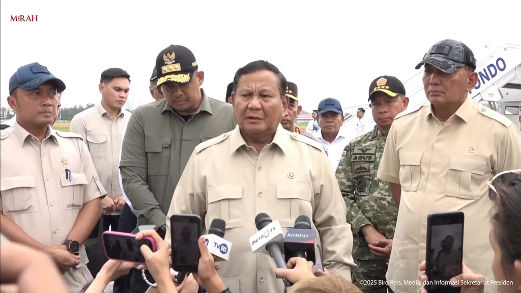 Usai Tinjau Pengungsi Langkat, Prabowo: Pembalakan Liar Mulai Kita Tertibkan
