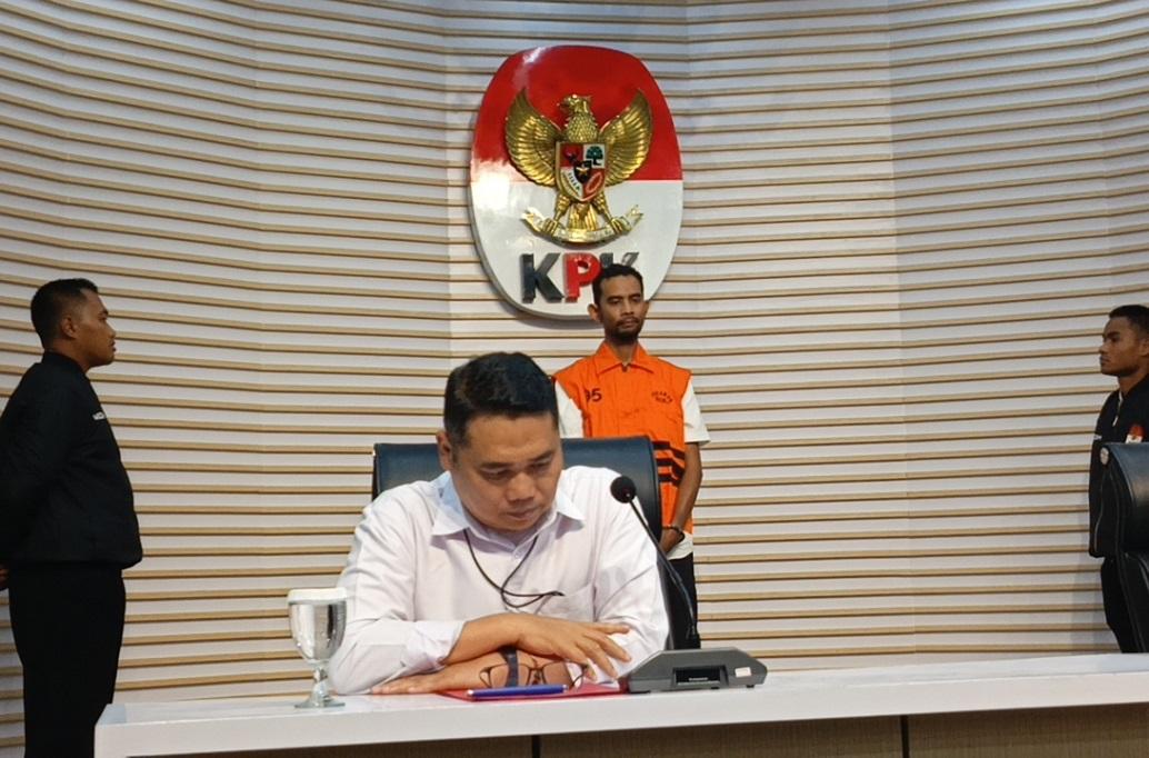KPK Tahan Tersangka Korupsi Proyek Rel KA Medan, Ini Identitasnya