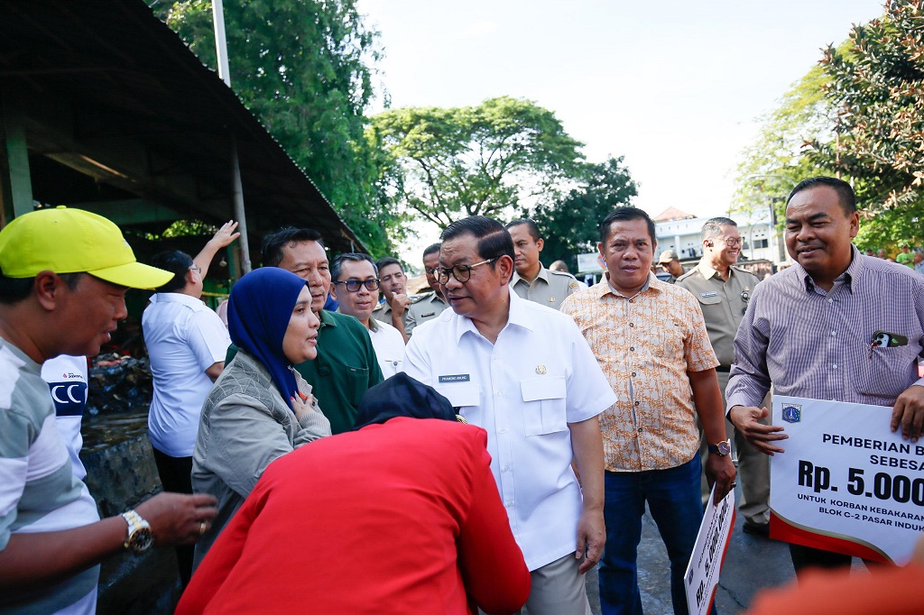 Pramono Tinjau Pasar Kramat Jati usai Kebakaran, Pastikan Penataan Lokasi Sementara Rampung 5 Hari
