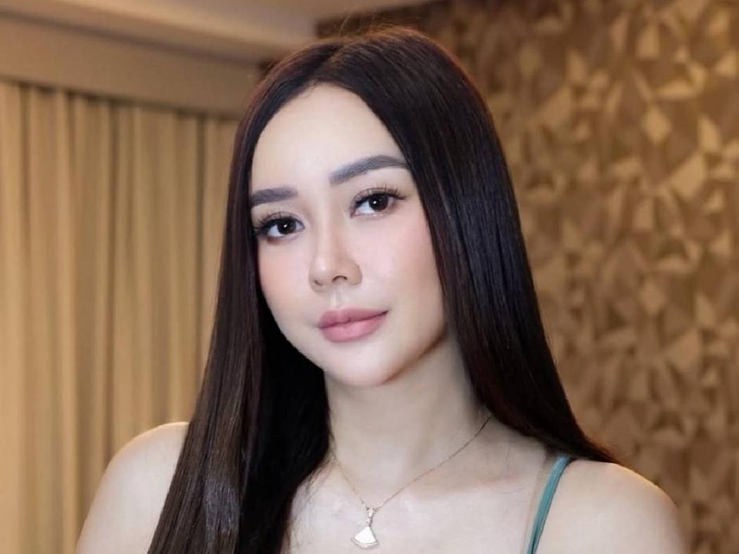 Aura Kasih Mendadak Viral di Medsos gegara Dituduh Artis AK!