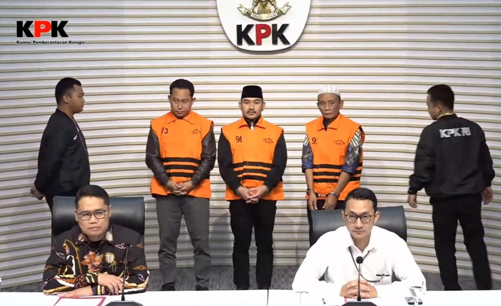 Bupati Bekasi Ade Kuswara dan Ayahnya Terima Rp9,5 Miliar, tapi Proyek Belum Mulai