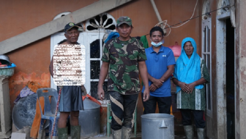 Kisah Haru Korban Banjir di Aceh, Sekeluarga Selamat Ditolong Sertu Giman saat Situasi Kritis