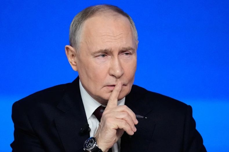 Ketika Putin Blak-blakan Sedang Jatuh Cinta